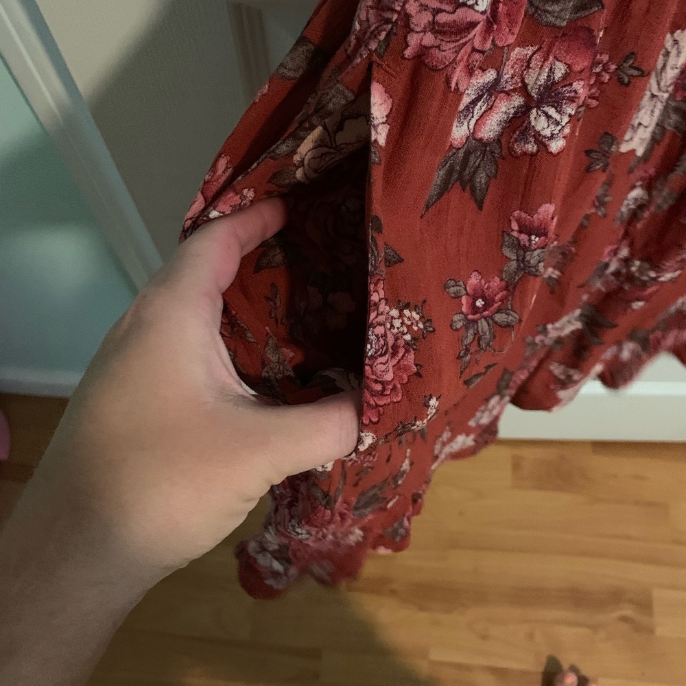 NWT AE Floral Cold Shoulder Romper - Picture 8 of 8